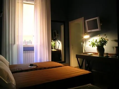 Degli Antiquari 3* Rzym