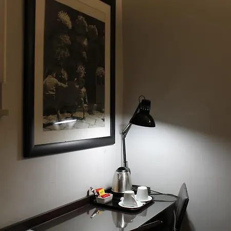 Degli Antiquari Bed and breakfast 2*