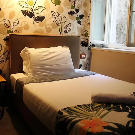 Degli Antiquari 4* Rom